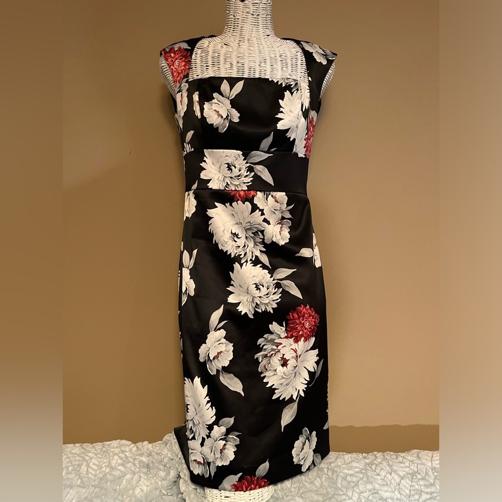 White House Black Market black floral sheath dress